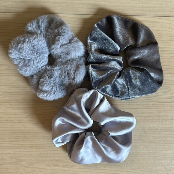 Express Scrunchie Set - Picture 8 of 8